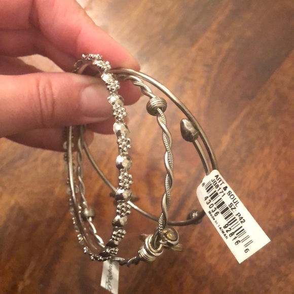 Brighton bangles New with tags - Picture 4 of 4